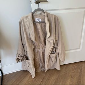 Cream pleated adjustable jacket